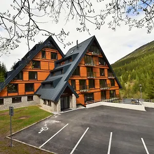 Luxury Adelka Apartment